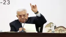 هل الرئيس أبو مازن هو العائق؟